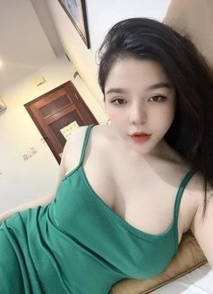 julia-taubitz-malaysian-escort-in-abu-dhabi-big-0