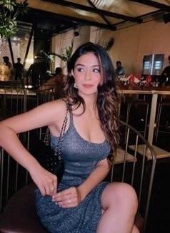 18-young-girls-in-abu-dhabi-o585o9oo96-indian-escort-in-abu-dhabi-big-1