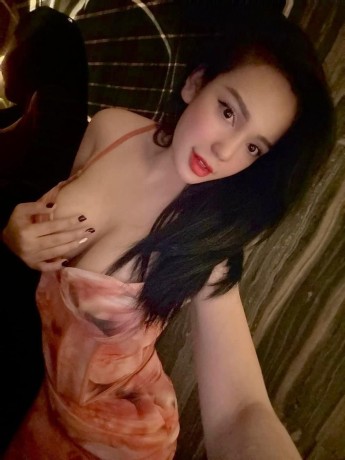 bella-indonesian-escort-in-abu-dhabi-big-3