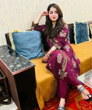 c-at-ll-girl-in-ajman-big-2